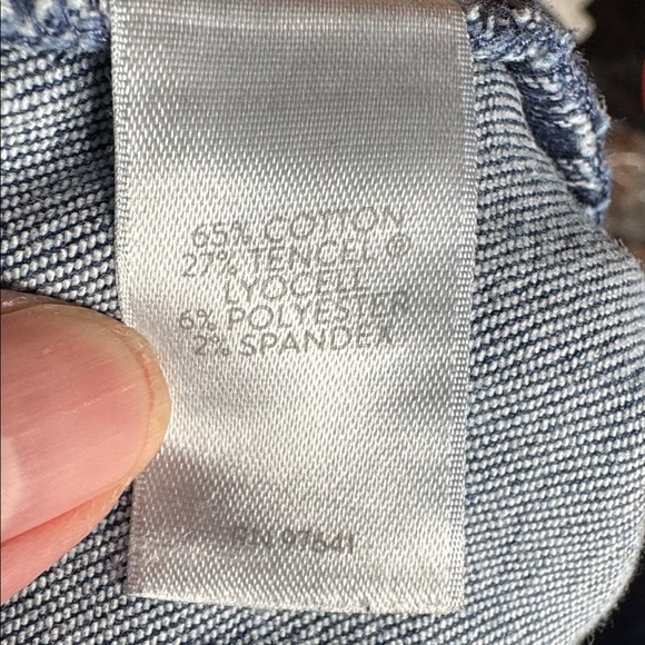 J Jill Jeans Authentic Fit Slim Ankle Blue Stretch Button Hem Size 4P - Picture 11 of 12